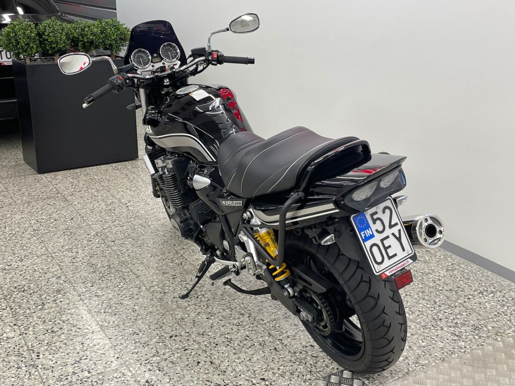 Yamaha XJR 2013 