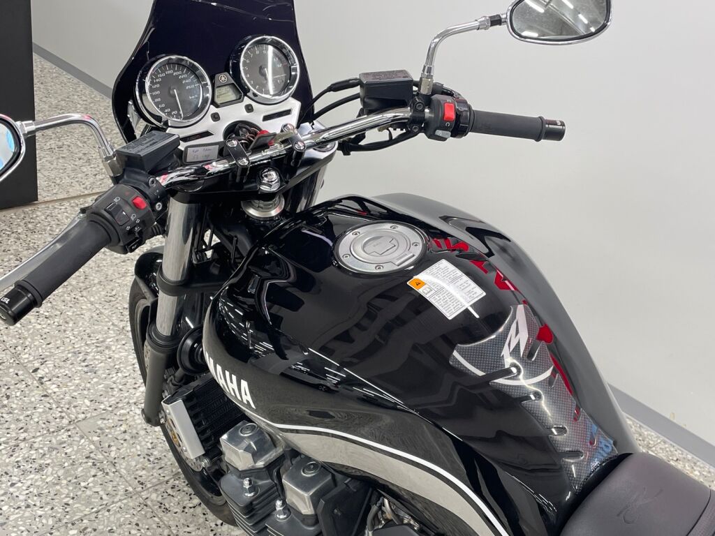 Yamaha XJR 2013 