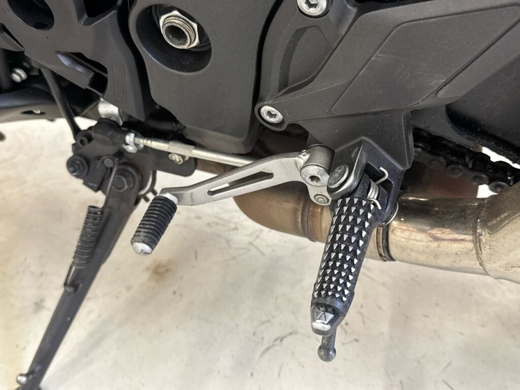 Kawasaki Z 2015 Musta