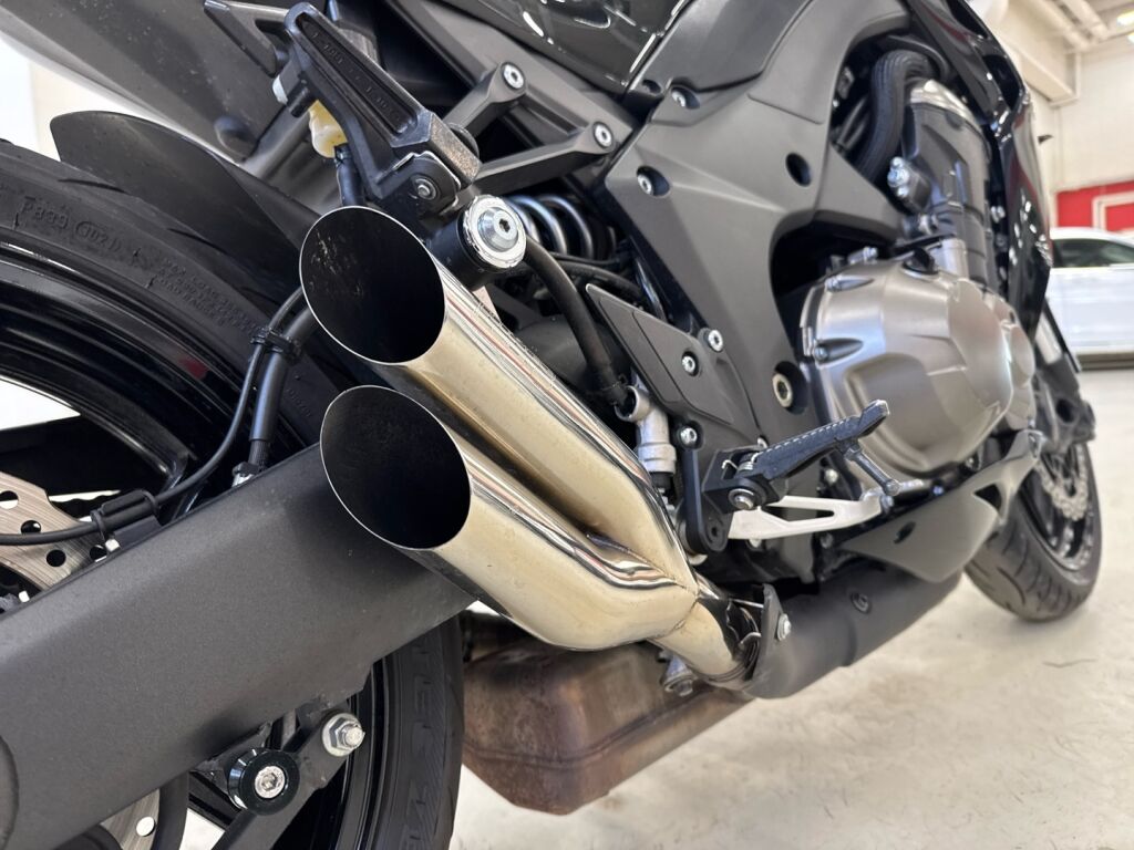 Kawasaki Z 2015 Musta