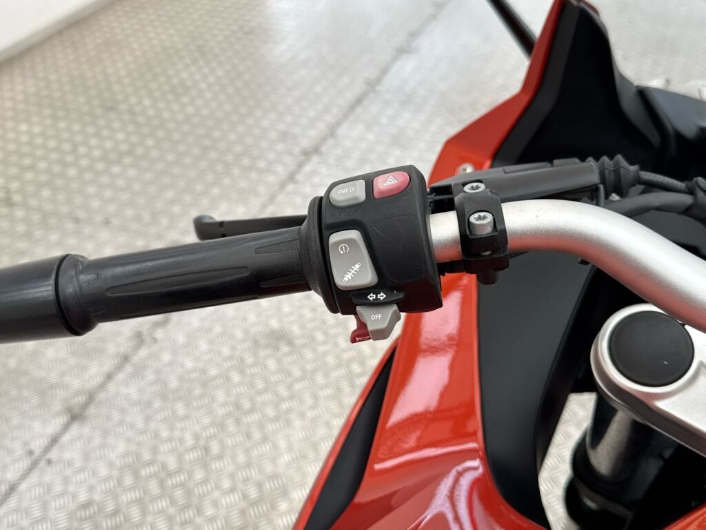 BMW F 2015 HS V 1