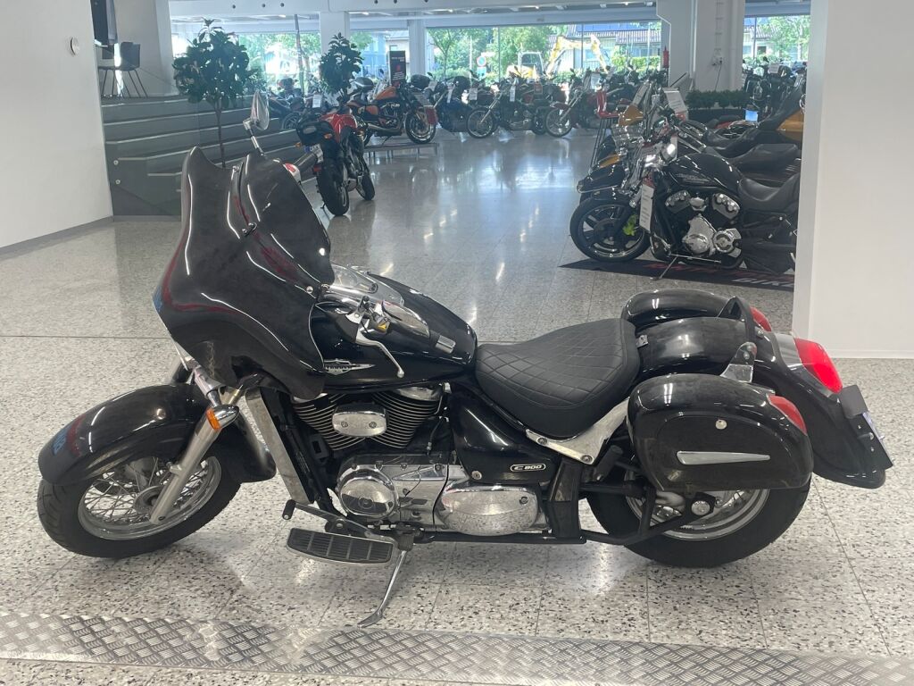 Suzuki VL 2010 