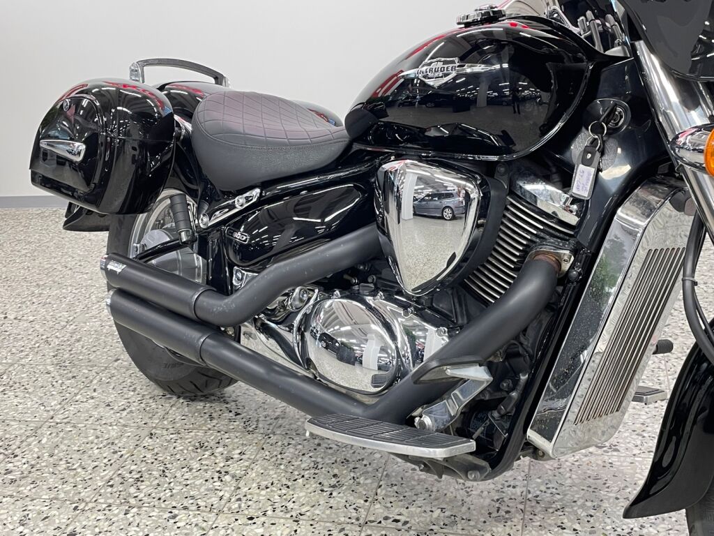 Suzuki VL 2010 