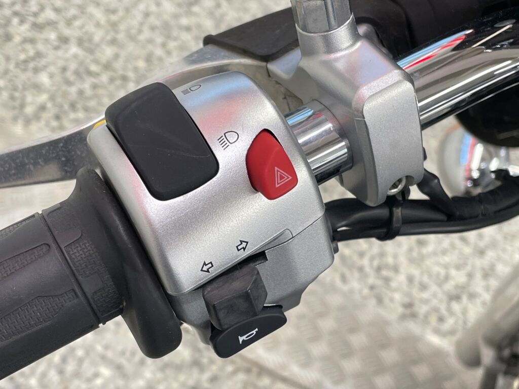 Suzuki VL 2010 