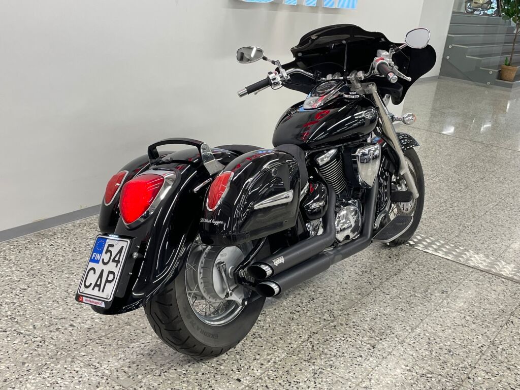 Suzuki VL 2010 