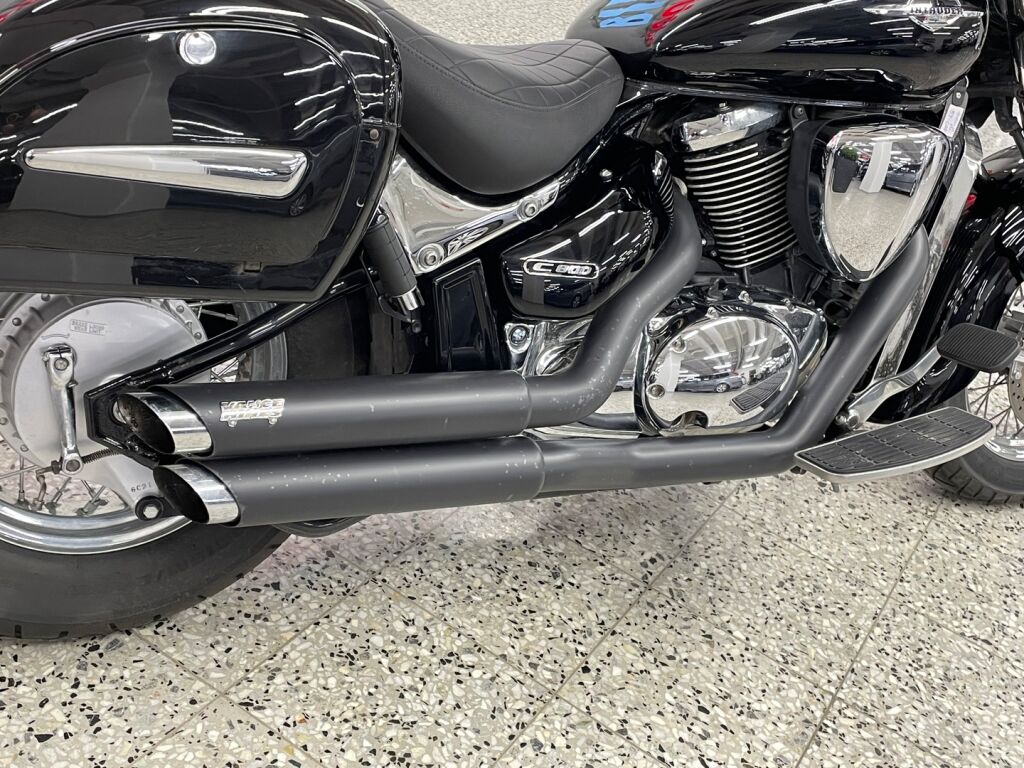 Suzuki VL 2010 