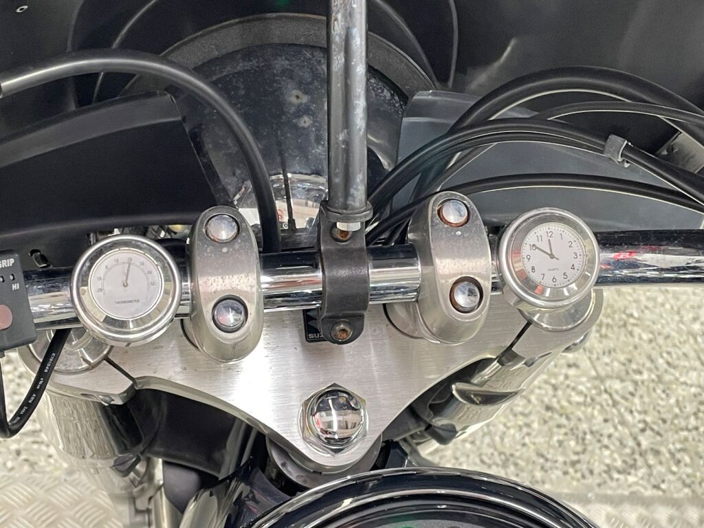 Suzuki VL 2010 