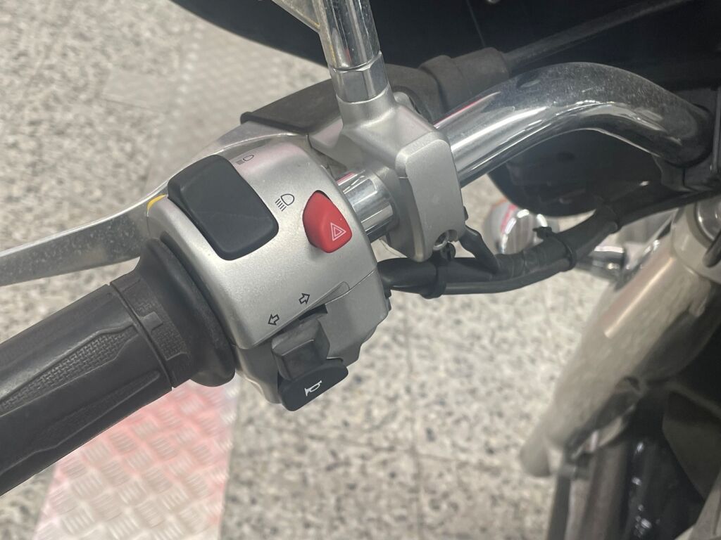 Suzuki VL 2010 