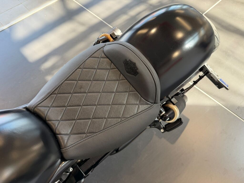 Harley-davidson VRSC 2008 MAH O 24
