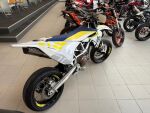 Husqvarna 701 2016 moniväri