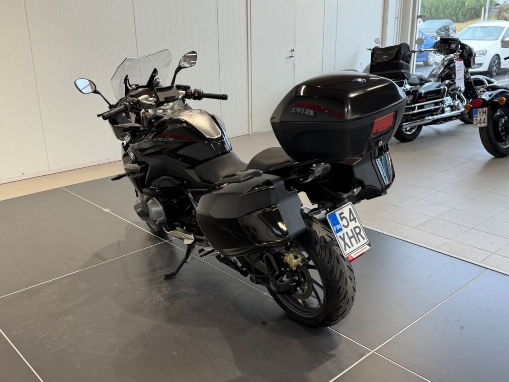 BMW R 2023 Musta
