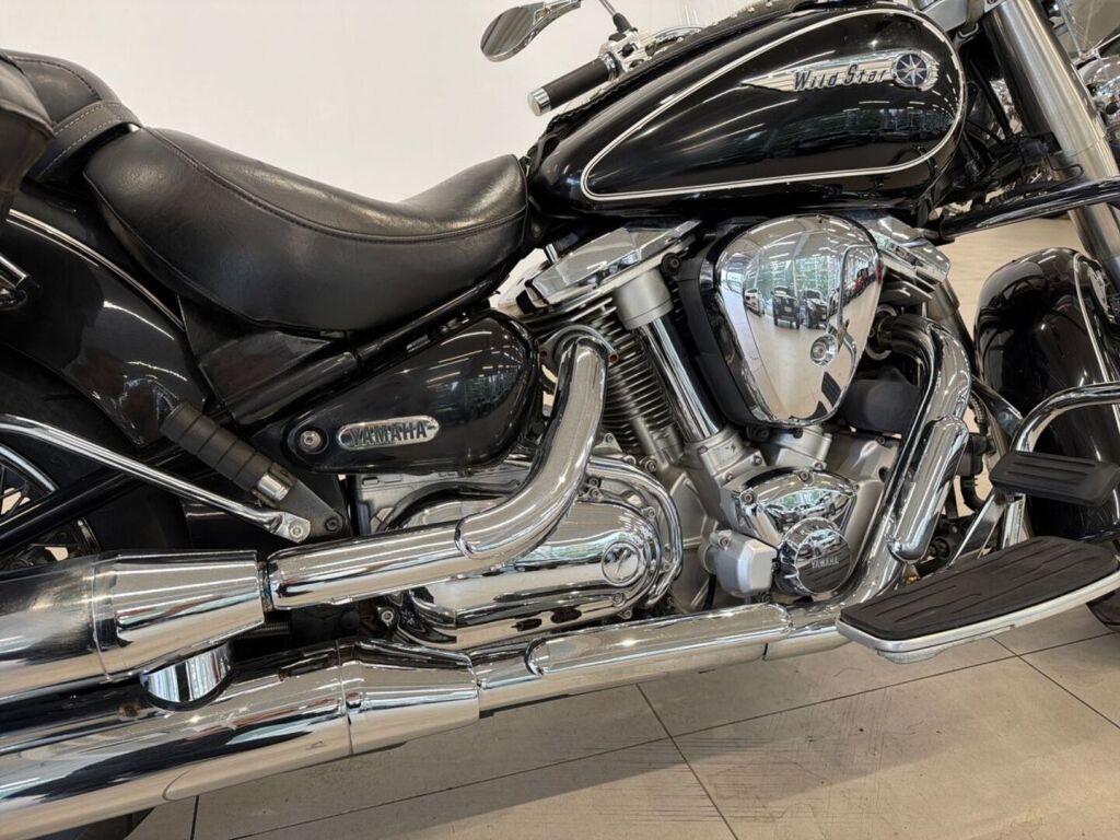 Yamaha XV 2000 Musta