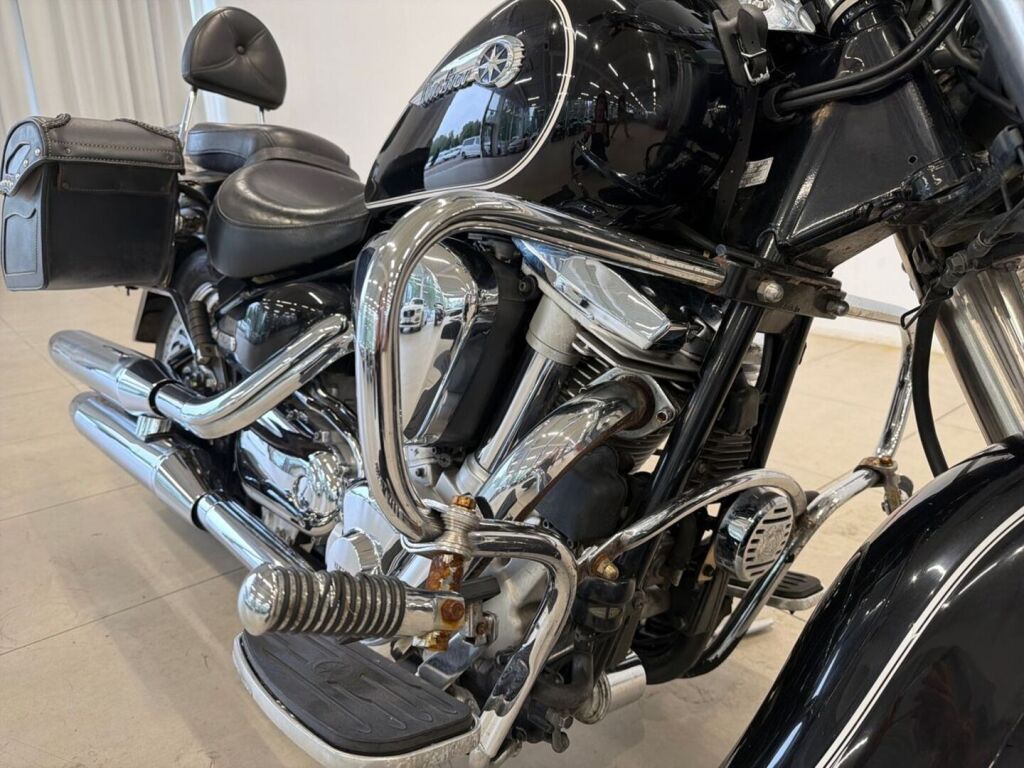 Yamaha XV 2000 Musta