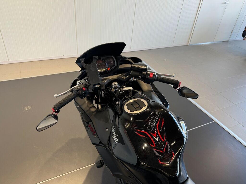 Kawasaki NINJA 2020 Musta