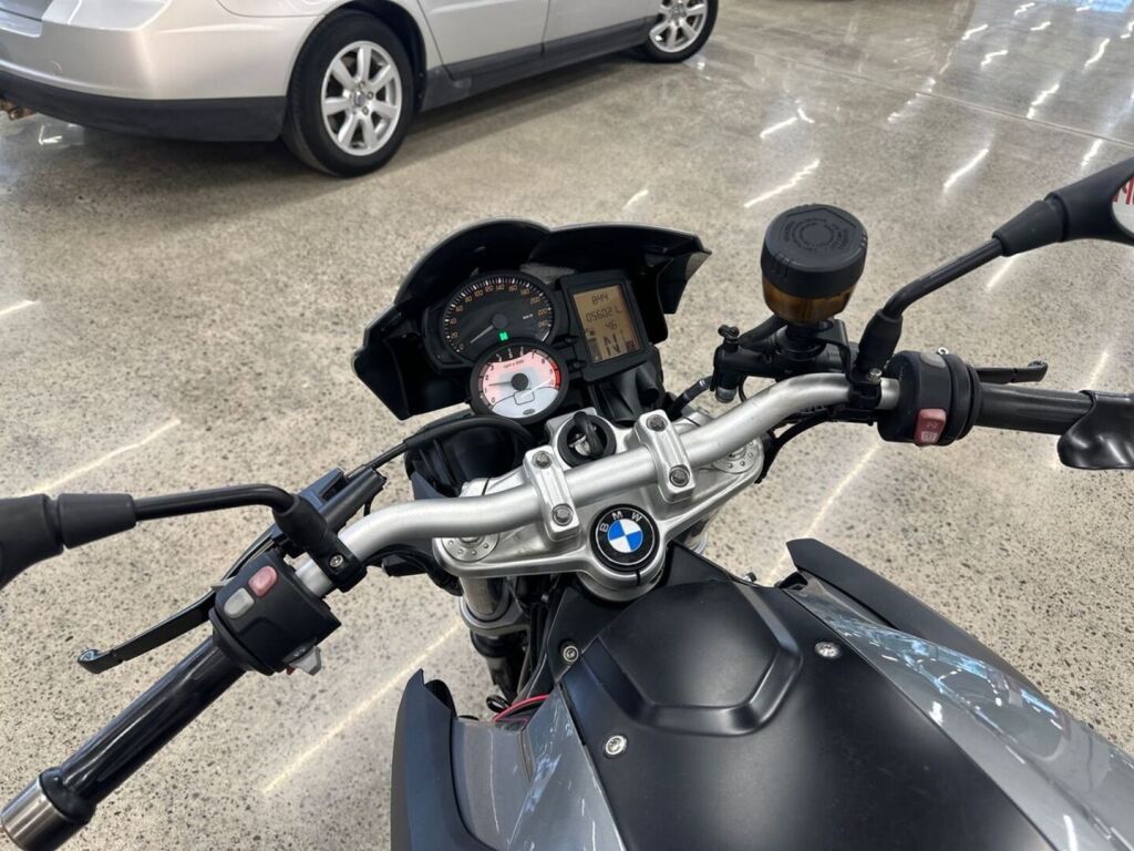 BMW F 2012 AR V 42