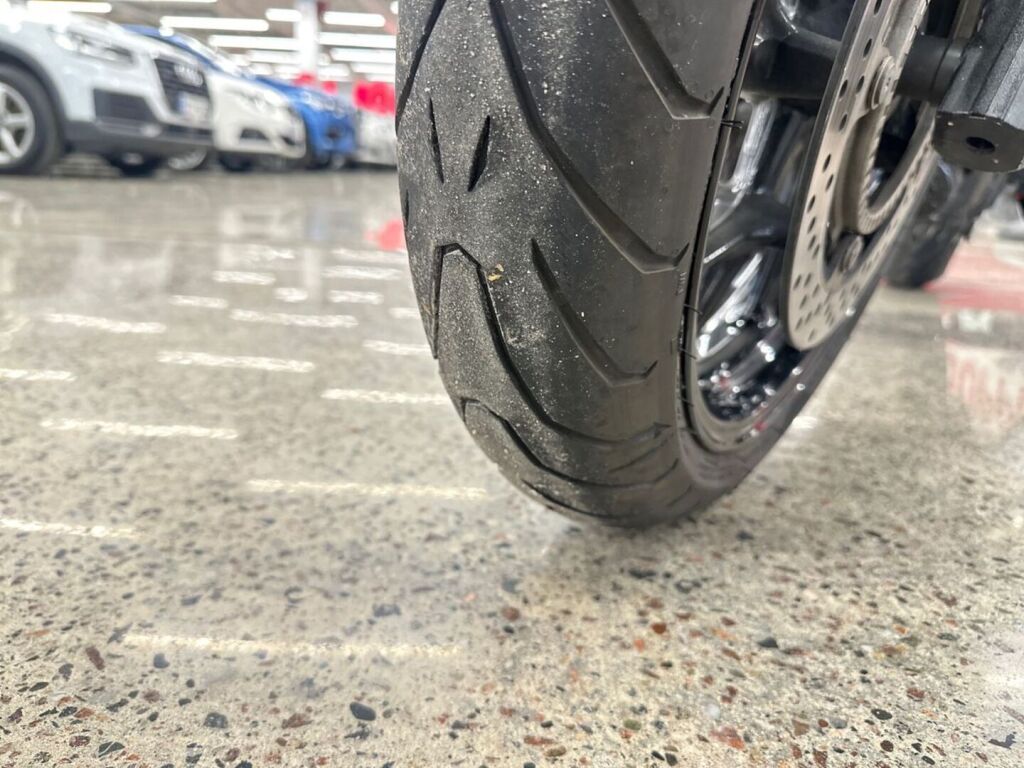 BMW F 2012 AR V 42