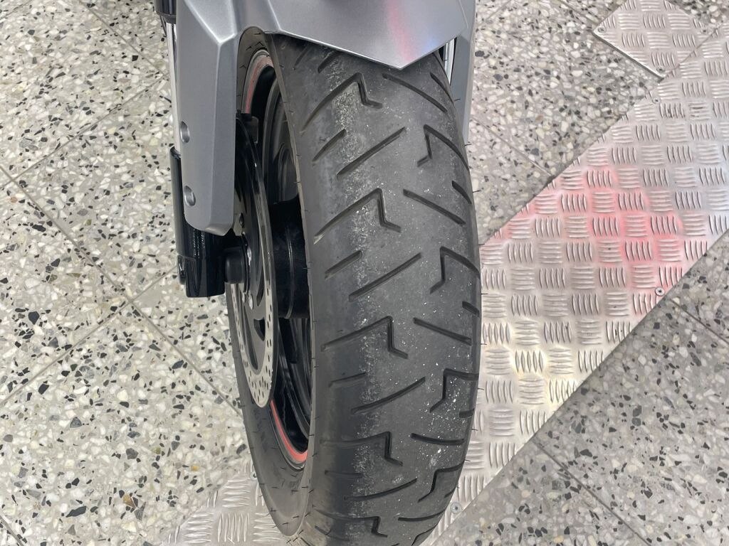 Suzuki VZ 2007 Musta