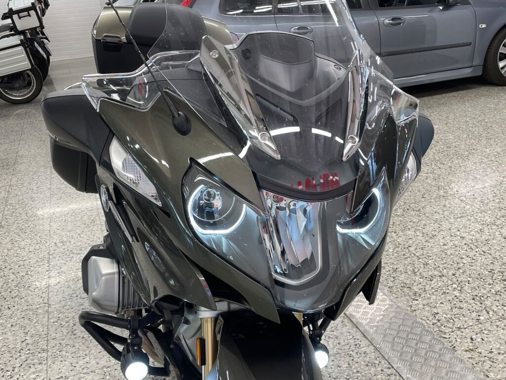 BMW R 2020 Ruskea (beige)