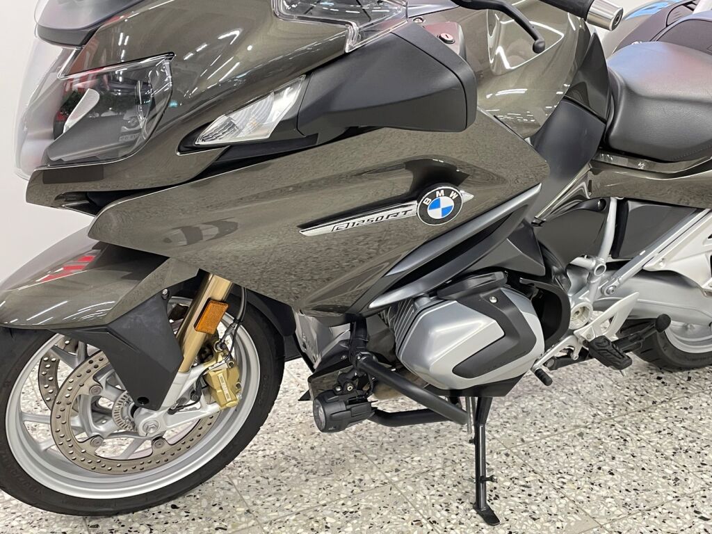 BMW R 2020 Ruskea (beige)