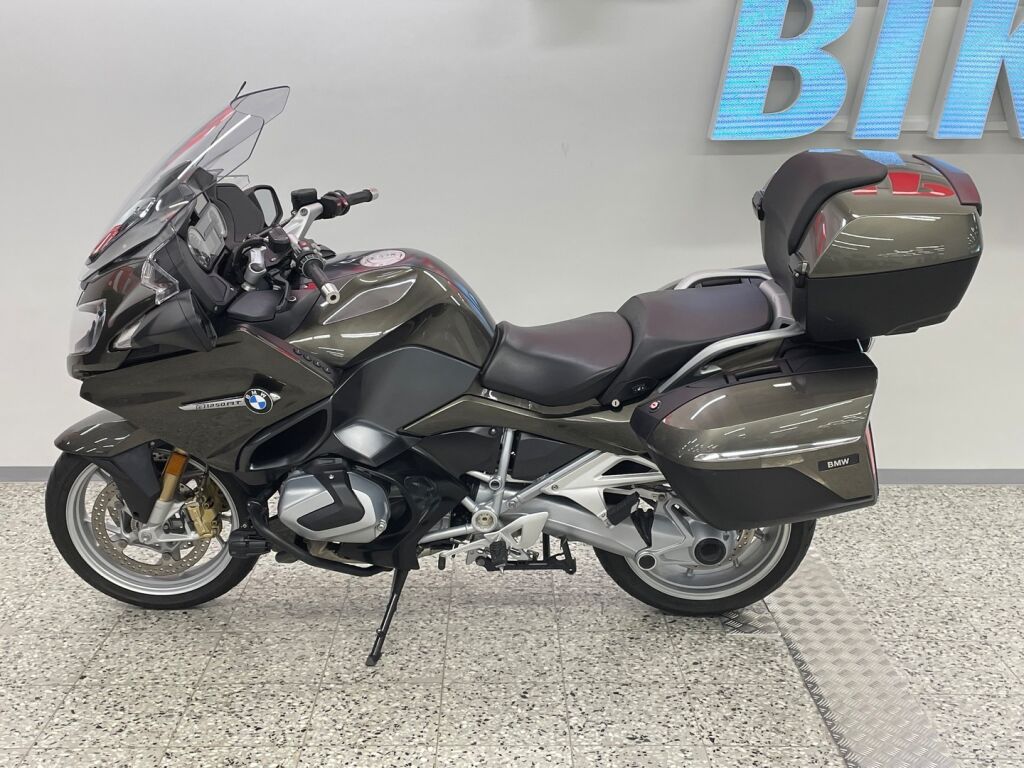 BMW R 2020 Ruskea (beige)