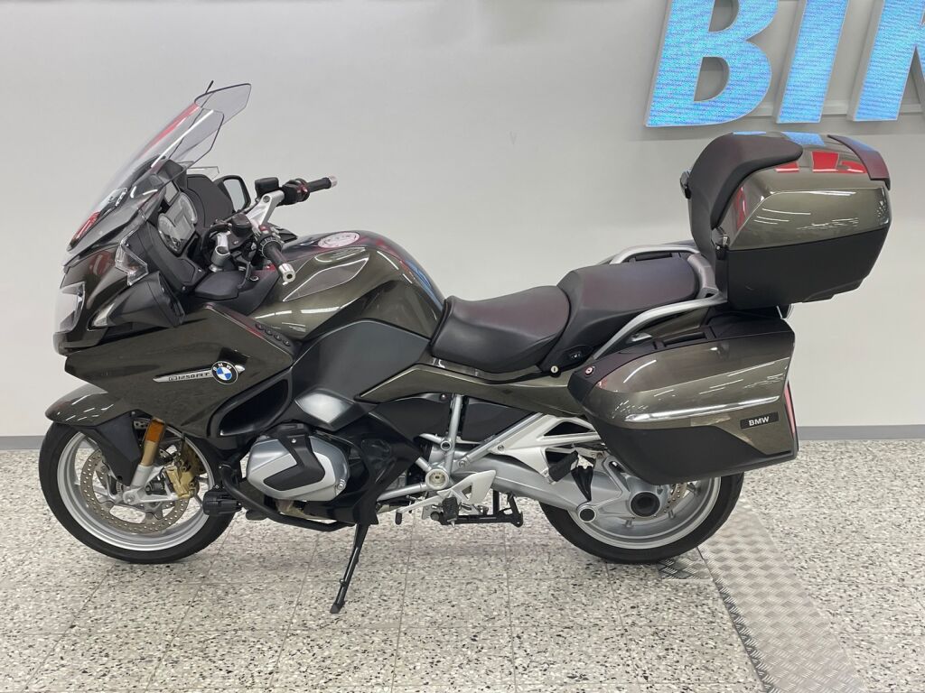 BMW R 2020 Ruskea (beige)