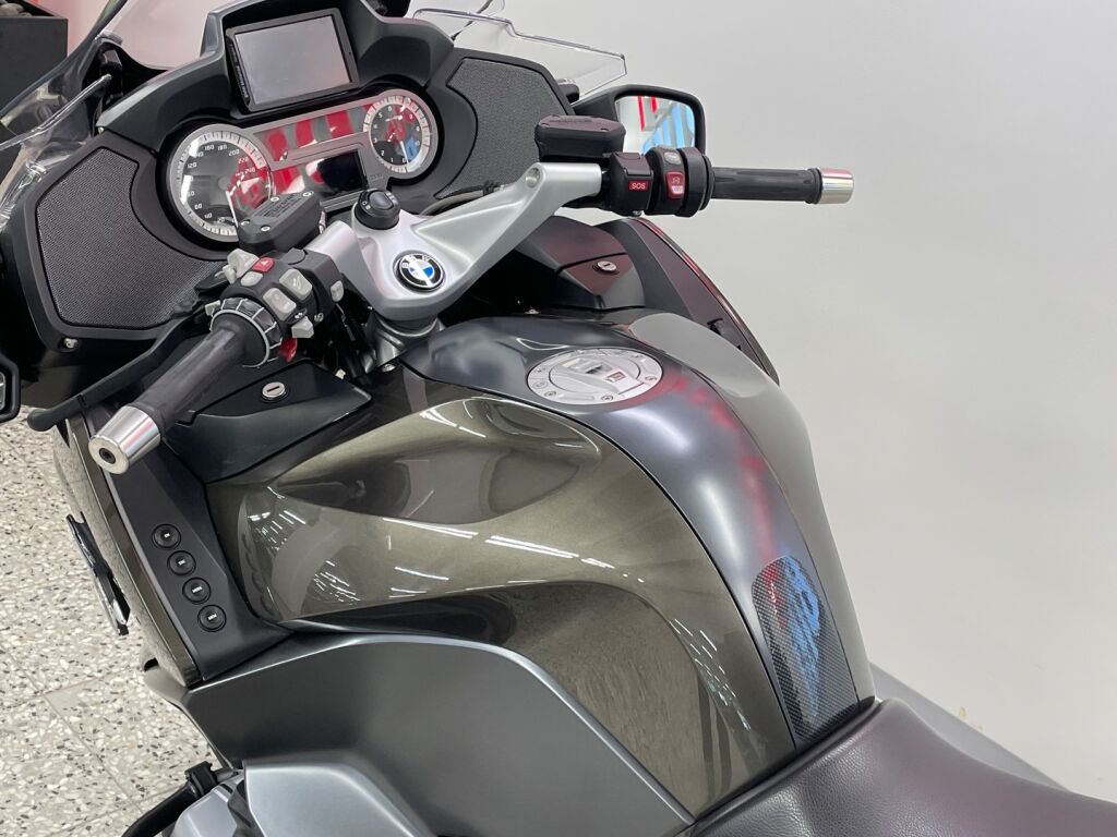 BMW R 2020 Ruskea (beige)