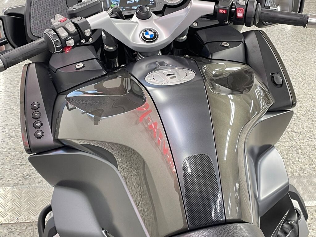 BMW R 2020 Ruskea (beige)