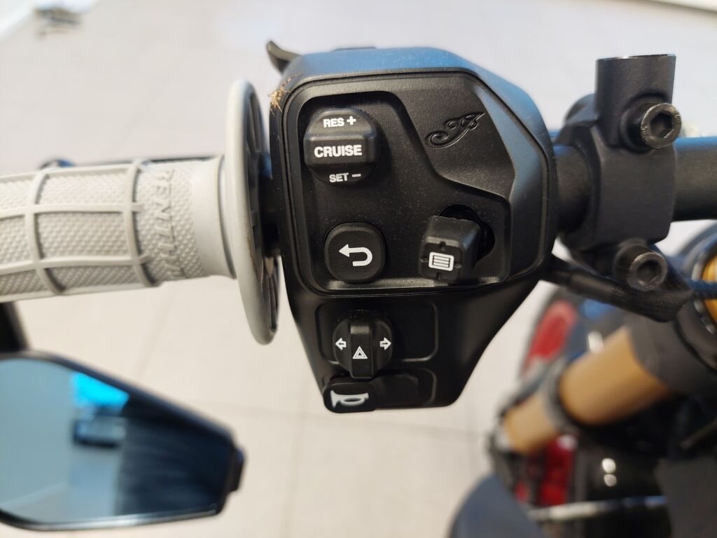 Indian FTR 1200 S 2022 