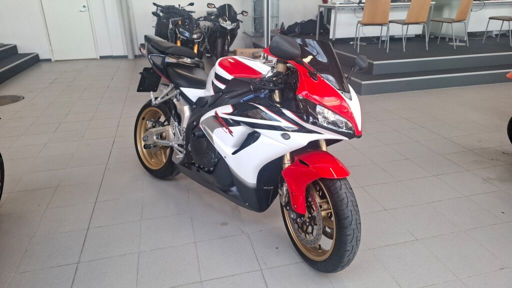 Honda CBR 2008 Valkoinen