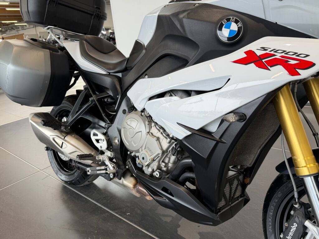 BMW S 2015 