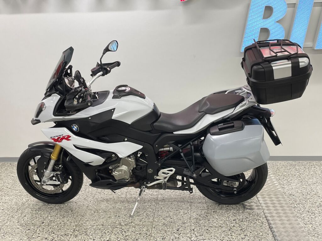 BMW S 2015 