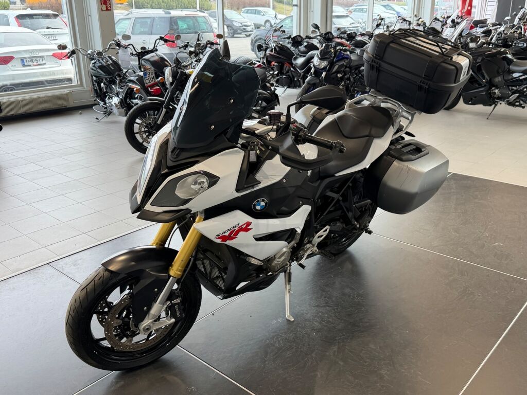 BMW S 2015 