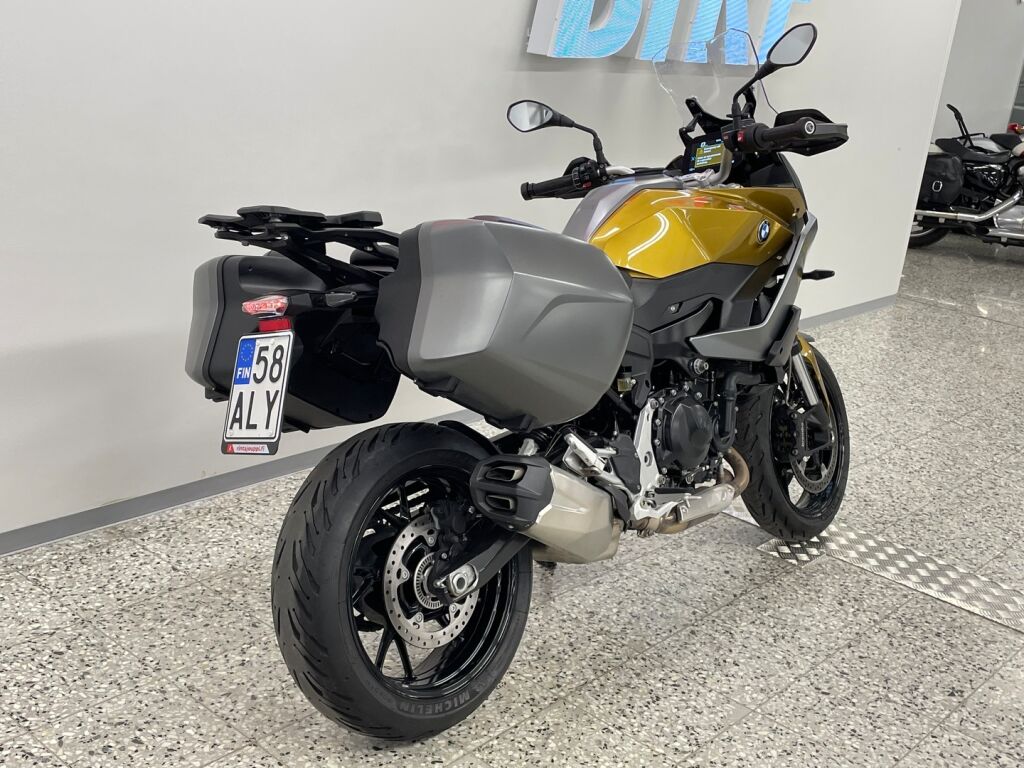 BMW F 2021 Keltainen