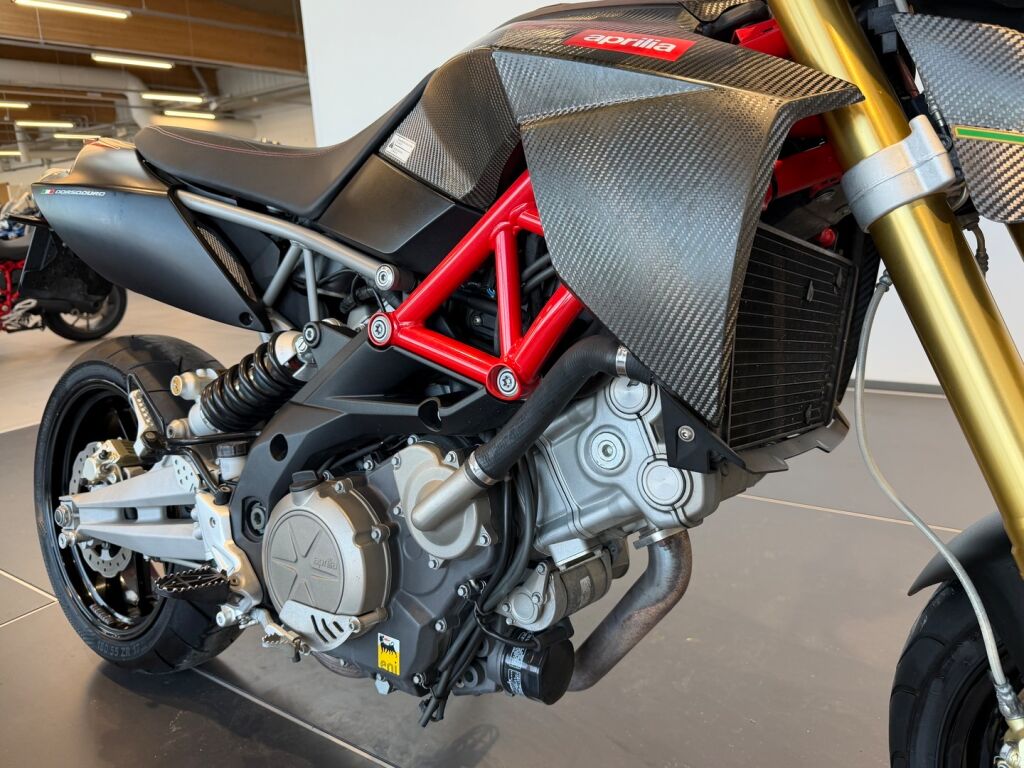 Aprilia Dorsoduro 2013 