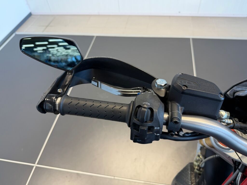 Aprilia Dorsoduro 2013 