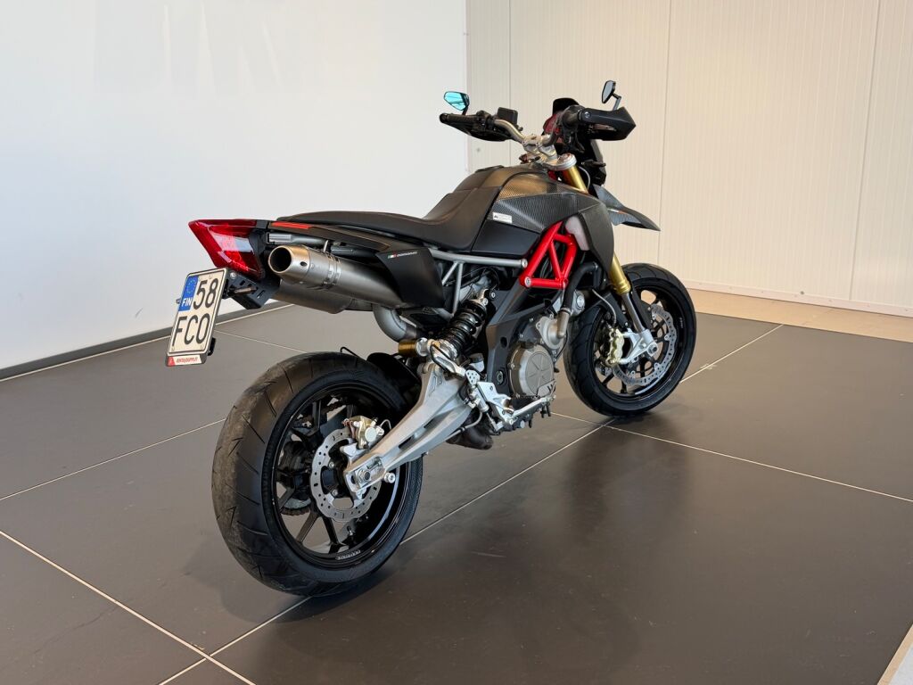 Aprilia Dorsoduro 2013 