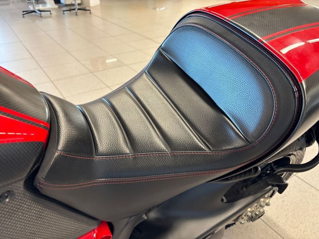 Ducati DIAVEL 2016 Punainen