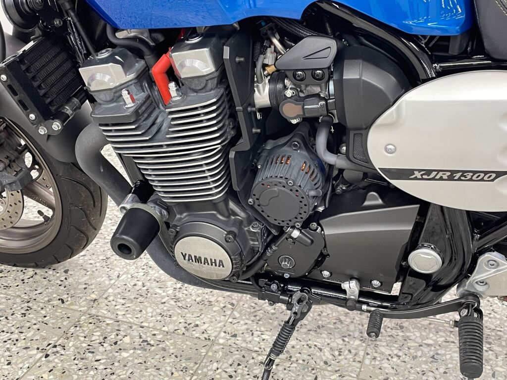Yamaha XJR 2017 Sininen