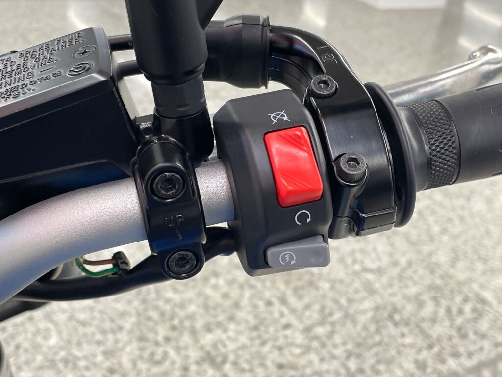 Yamaha XJR 2017 Sininen