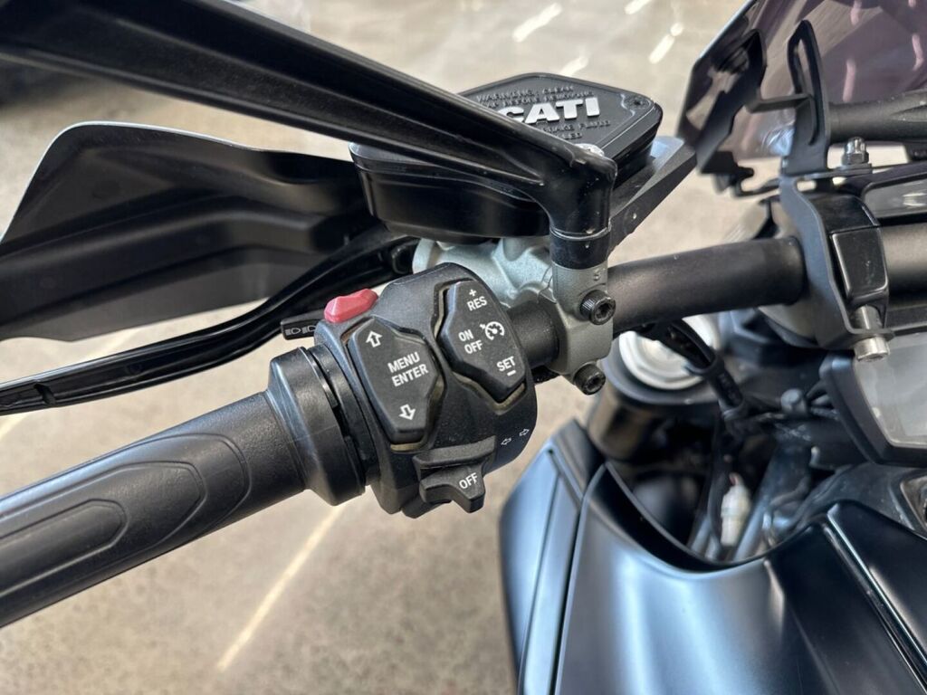 Ducati DIAVEL 2020 Harmaa