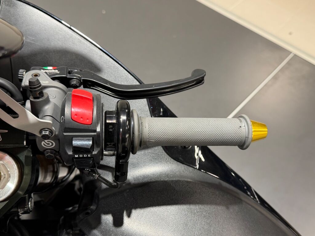 Suzuki GSX 2015 Musta