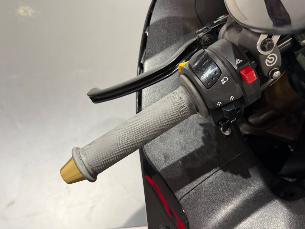 Suzuki GSX 2015 Musta