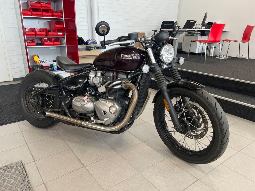 Triumph BONNEVILLE 2017 Punainen