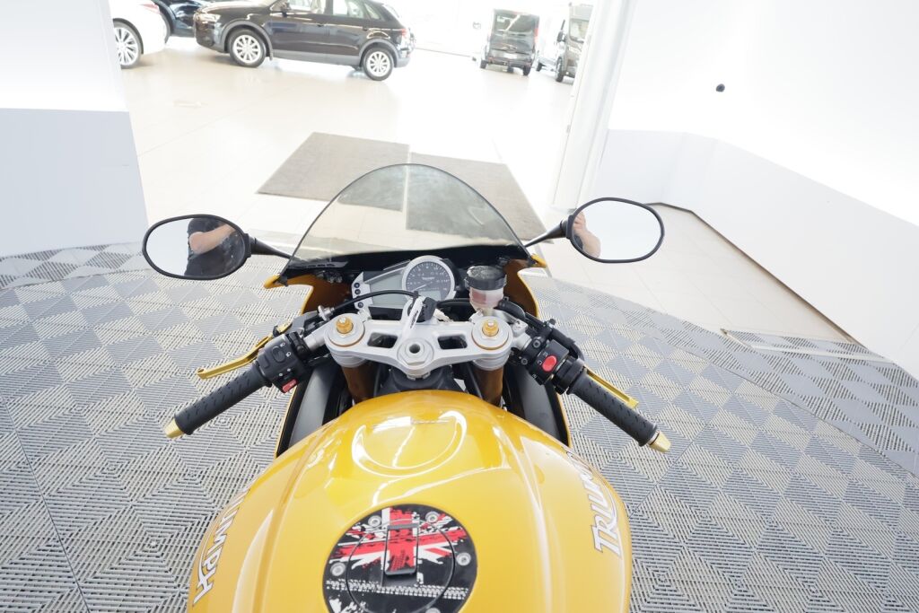 Triumph Daytona 2006 Keltainen