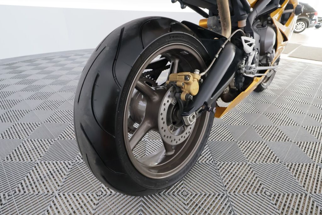 Triumph Daytona 2006 Keltainen