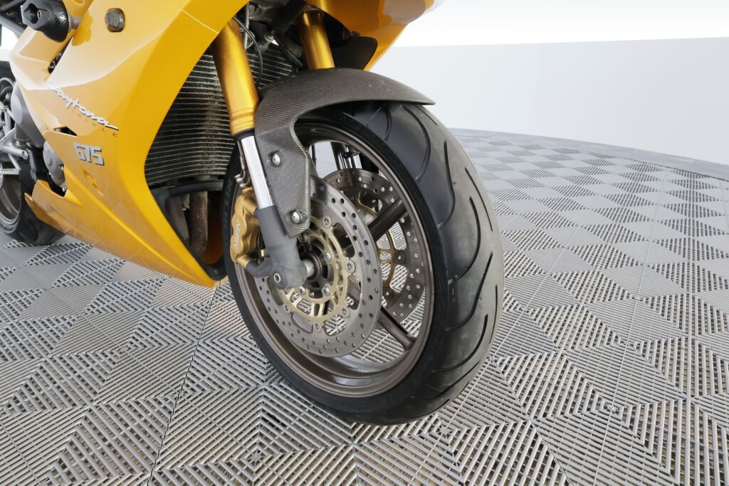 Triumph Daytona 2006 Keltainen