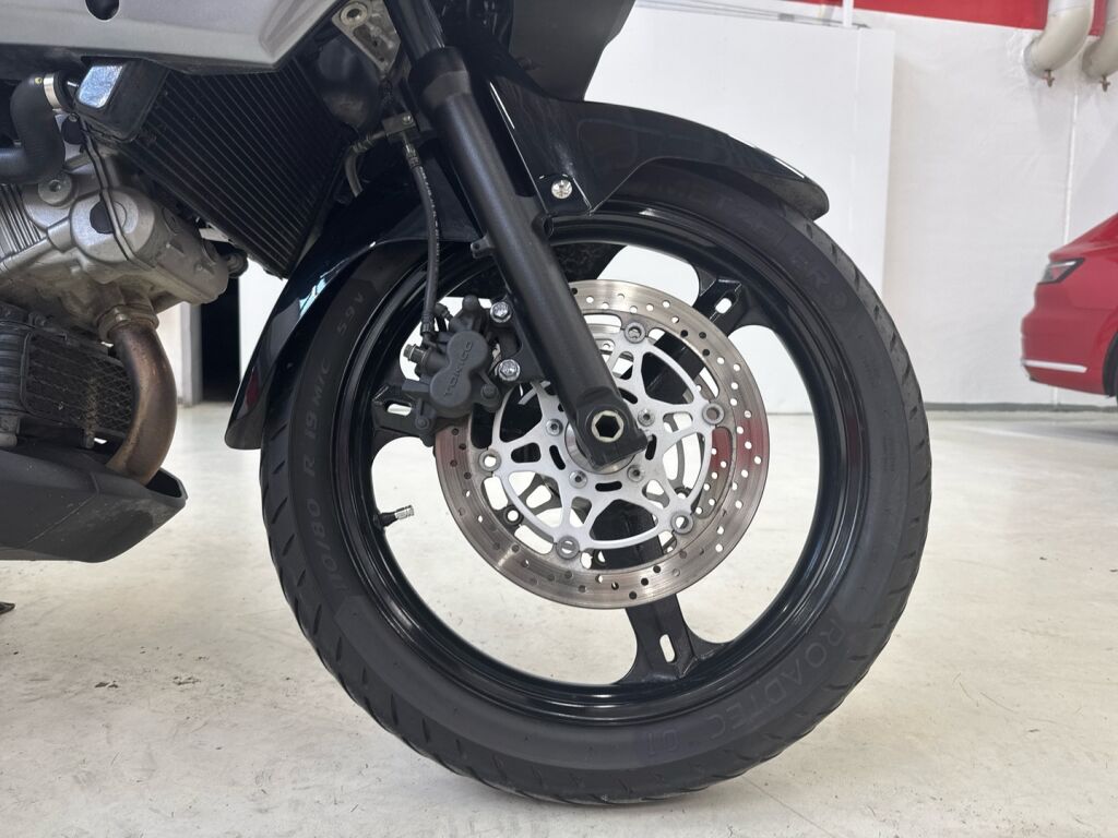 Suzuki DL 2006 Harmaa