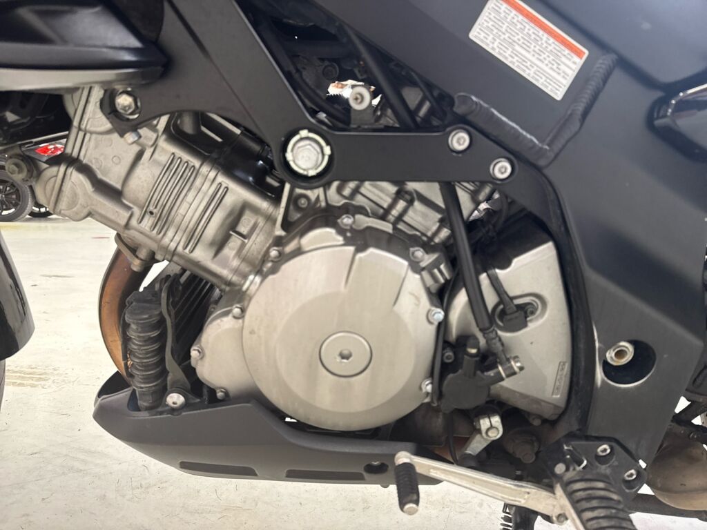 Suzuki DL 2006 Harmaa