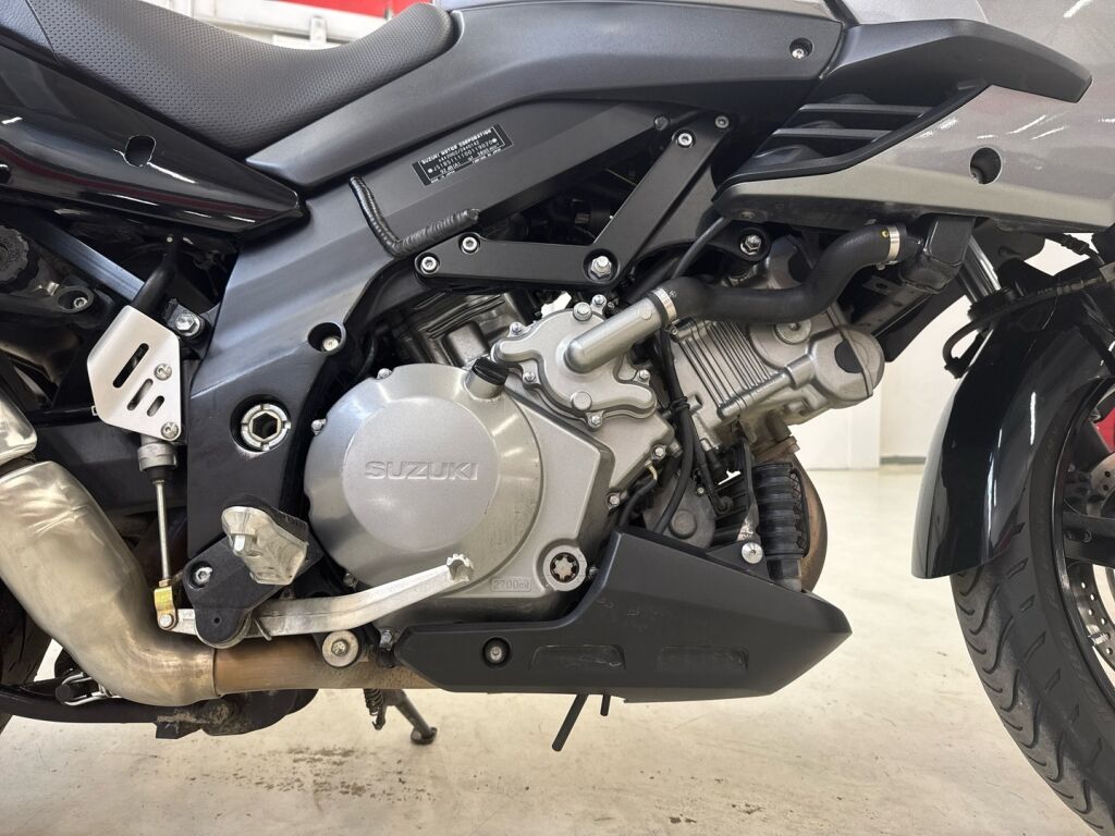 Suzuki DL 2006 Harmaa