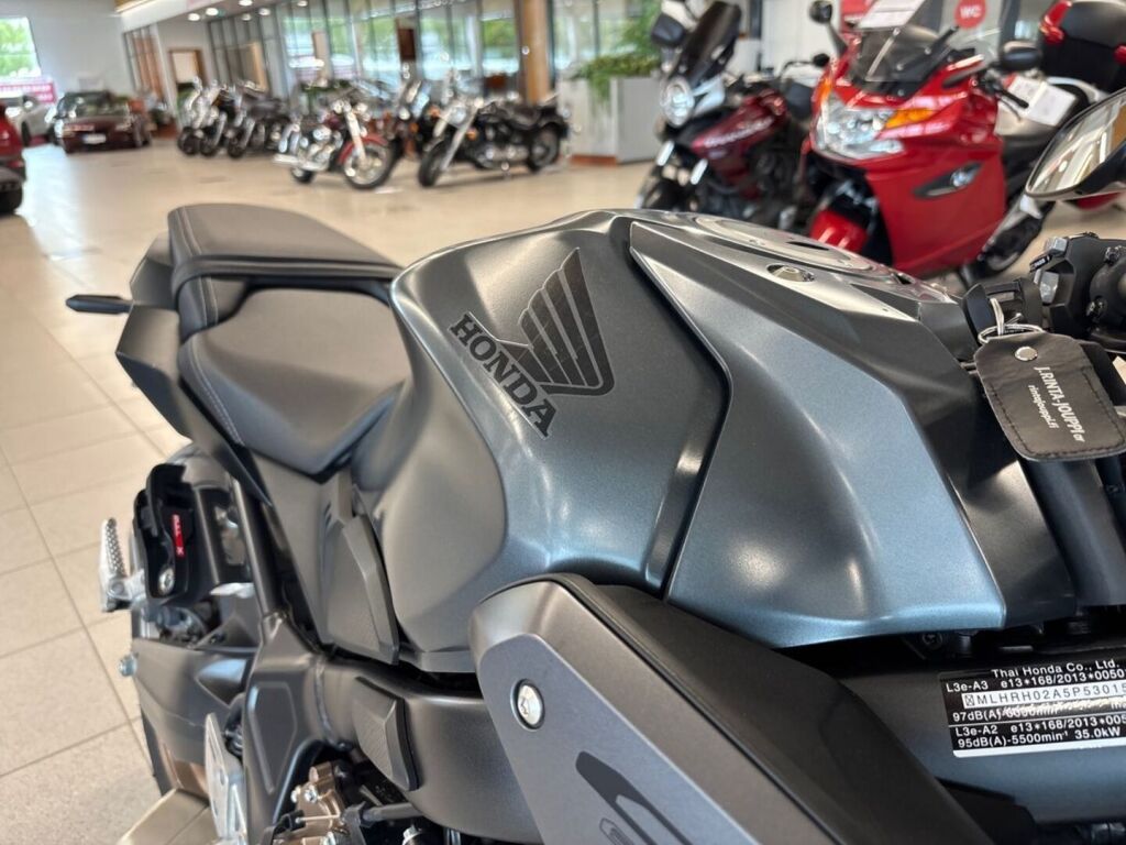 Honda CB 2023 